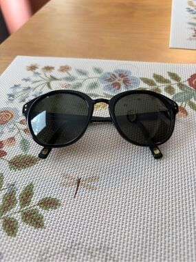 Tommy Bahama Sunglasses Isle Be Back TB9009 Black Polarized Round Oval Frames